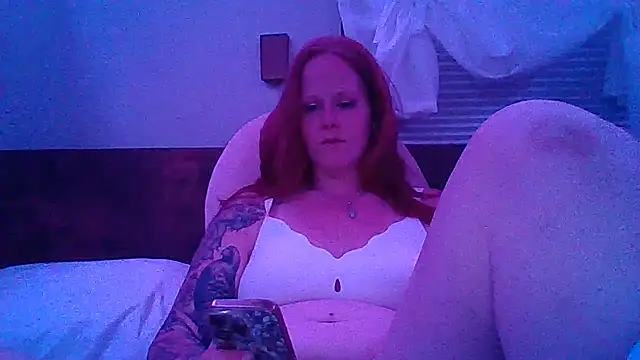 RedVelvetVixen online show from May 24, 4:17 am