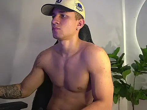 Thin tommy01 online show from May 2, 12:48 am