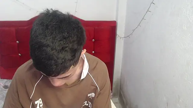 Snapshot of Jairito_989 chatting on April 6, 6:31 pm Jairito 989 online show from April 6, 6:31 pm