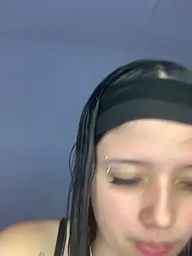 Snapshot of pricila887 chatting on March 29, 5:18 am pricila887 online show from March 29, 5:18 am