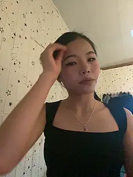 Snapshot of Mi-Lani chatting on April 1, 8:59 am Mi-Lani online show from April 1, 8:59 am