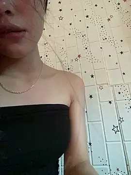 Snapshot of Mi-Lani chatting on April 4, 2:21 am Mi-Lani online show from April 4, 2:21 am