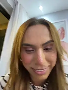 Jullyanaximeness online show from May 13, 11:11 pm