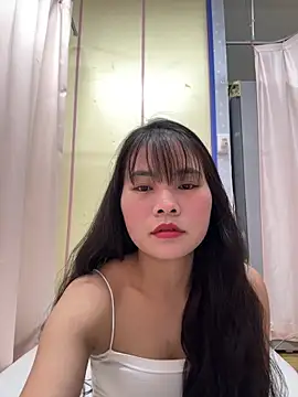 Snapshot of Naked-xx chatting on June 4, 11:05 am Naked-xx online show from June 4, 11:05 am
