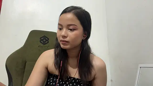 ChristenaShogren online show from April 2, 1:09 pm