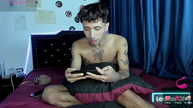 Snapshot of pol_mood chatting on March 27, 8:26 am pol mood online show from March 27, 8:26 am