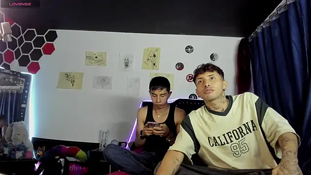 Snapshot of pol_mood chatting on March 28, 4:23 am pol mood online show from March 28, 4:23 am