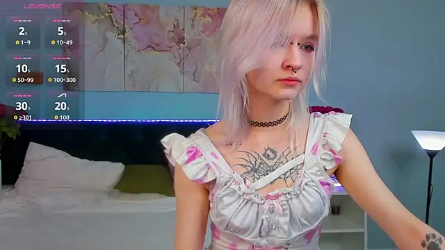 Snapshot of Mary_Wester chatting on April 2, 11:13 pm Mary Wester online show from April 2, 11:13 pm