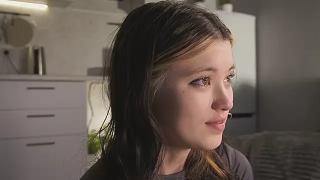 Snapshot of ShyAkemis chatting on April 1, 3:09 pm ShyAkemis online show from April 1, 3:09 pm