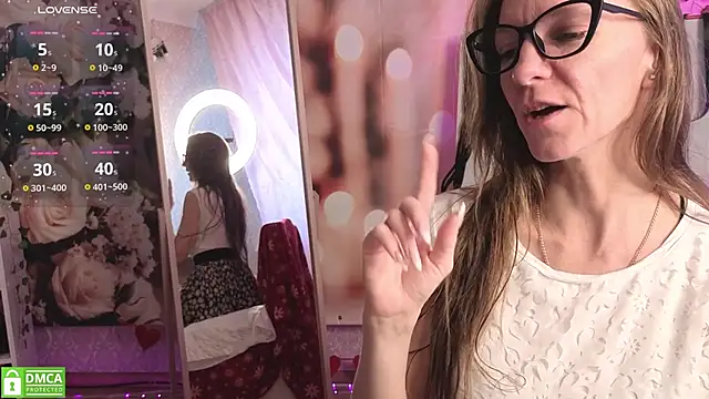 jesica mooonn online show from May 18, 3:46 am