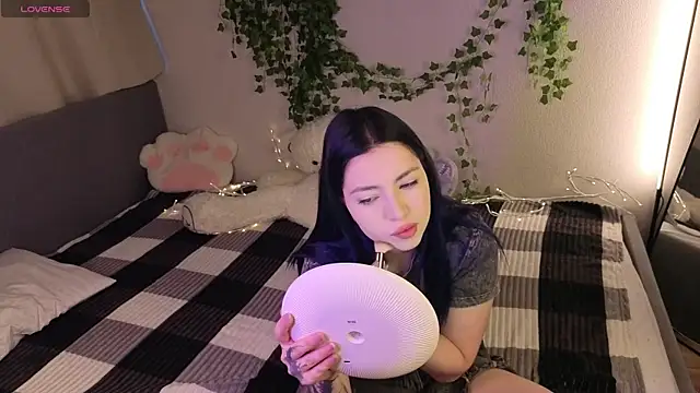 honey cherrry online show from June 17, 1:41 am