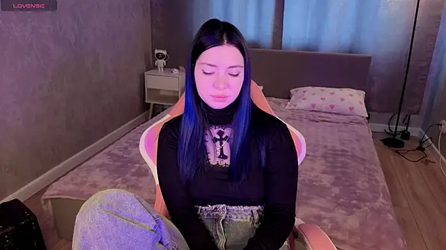 honey cherrry online show from June 18, 1:39 am