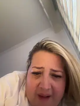 Snapshot of Martinacurvy_ chatting on March 29, 7:47 pm Martinacurvy online show from March 29, 7:47 pm