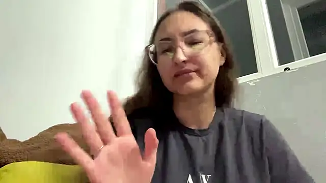 ChinWineland online show from March 30, 3:24 pm