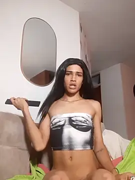 candylira31 online show from April 1, 7:53 am