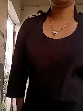 Snapshot of Raanieoy012 chatting on April 1, 1:50 am Raanieoy012 online show from April 1, 1:50 am