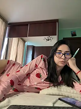 TheaMerve online show from April 22, 1:01 pm