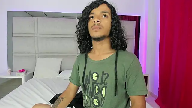 LucaCruz  online show from April 1, 4:35 am