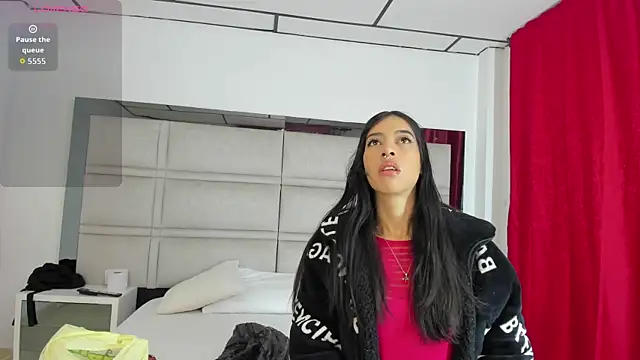 Dara Montenegro  online show from April 1, 11:11 am