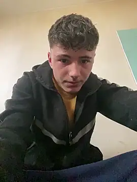 denysio69 online show from March 29, 10:15 am