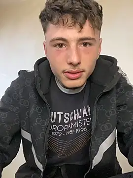 denysio69 online show from March 31, 9:10 am