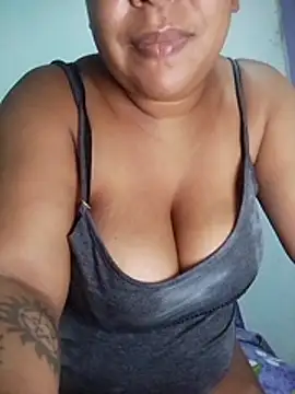 Snapshot of kimberlly25 chatting on April 23, 1:51 am kimberlly25 online show from April 23, 1:51 am