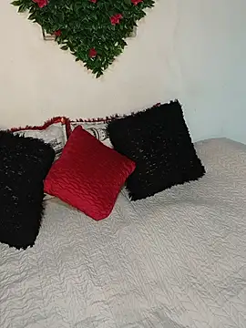 tatianabelli online show from July 20, 9:39 pm
