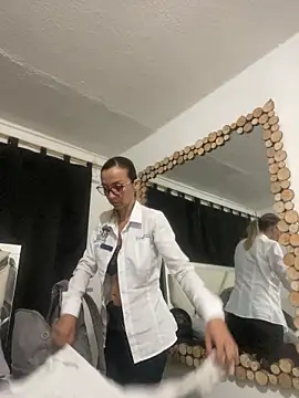 AlanaBrunetteX X online show from April 29, 8:15 pm