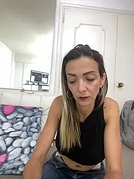 AlanaBrunetteX X online show from May 12, 10:51 pm