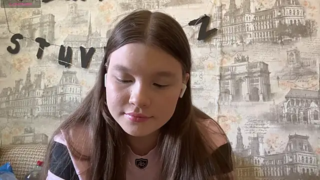 Snapshot of LeonidaVoter chatting on April 3, 5:27 am LeonidaVoter online show from April 3, 5:27 am