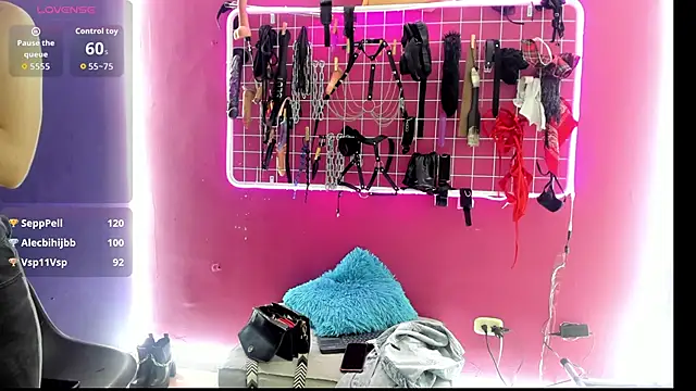 Snapshot of Mistress_aurora_bdsm chatting on March 31, 6:08 pm Mistress aurora bdsm online show from March 31, 6:08 pm