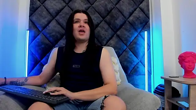 Snapshot of MatthewDavis_ chatting on March 29, 11:32 am MatthewDavis online show from March 29, 11:32 am