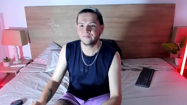 Snapshot of MatthewDavis_ chatting on June 3, 2:33 pm MatthewDavis online show from June 3, 2:33 pm