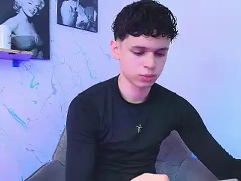 Snapshot of mykelcano chatting on March 30, 3:57 pm mykelcano online show from March 30, 3:57 pm