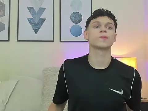 Snapshot of mykelcano chatting on March 31, 1:55 pm mykelcano online show from March 31, 1:55 pm