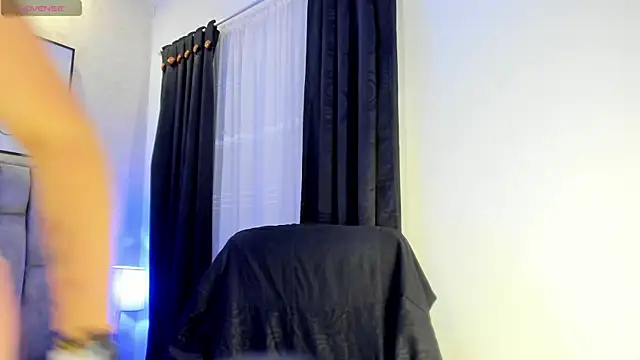 Giselle Black7  online show from April 3, 12:36 pm