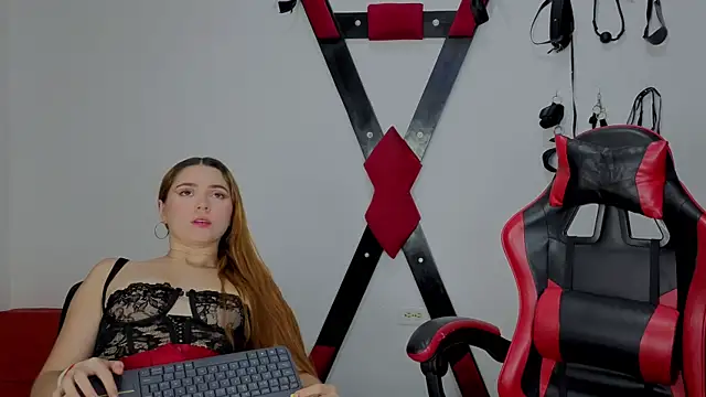 Snapshot of Hana_and_Zeta2026 chatting on April 1, 12:17 pm Hana and Zeta2026 online show from April 1, 12:17 pm