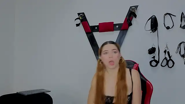 Snapshot of Hana_and_Zeta2026 chatting on April 1, 1:41 pm Hana and Zeta2026 online show from April 1, 1:41 pm