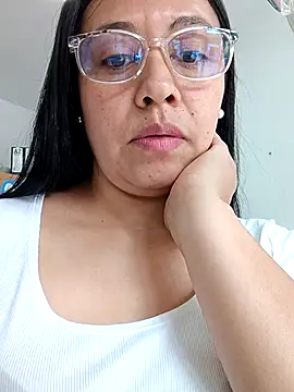 Snapshot of Violeta--7 chatting on April 17, 1:47 pm Violeta--7 online show from April 17, 1:47 pm