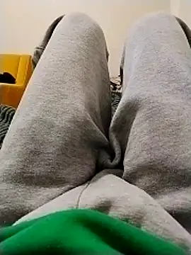 Snapshot of y2561 chatting on March 29, 9:37 pm y2561 online show from March 29, 9:37 pm