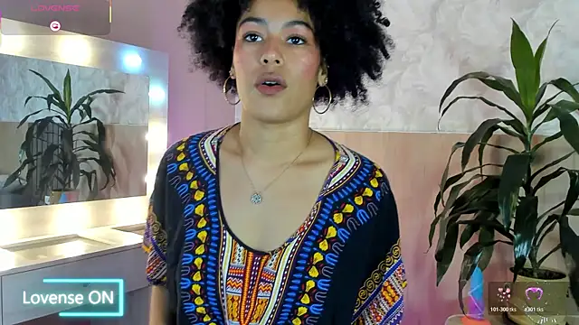 baddie delaylaa online show from April 2, 7:00 pm