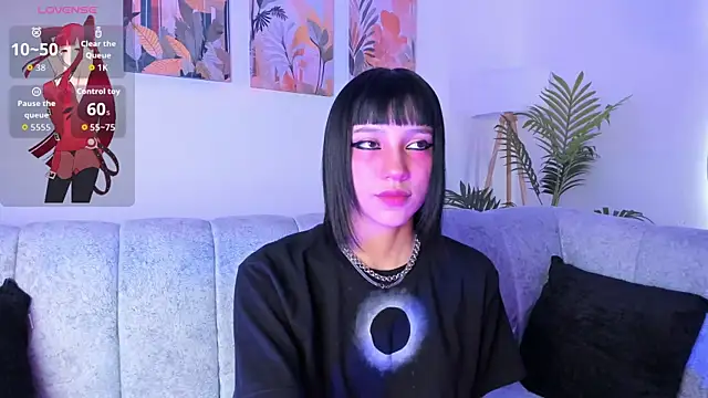 Velvet Noir  online show from July 3, 11:16 am