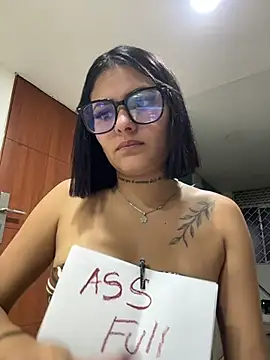 Snapshot of Slut_Dirty_Nasty1 chatting on April 5, 3:47 am Slut Dirty Nasty1 online show from April 5, 3:47 am