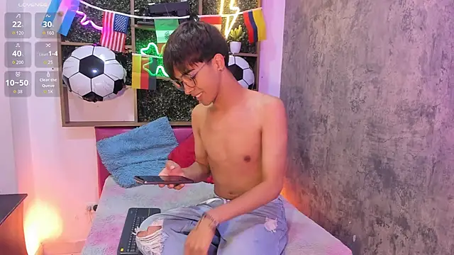 Snapshot of Eyden_Connor chatting on June 19, 1:59 pm Eyden Connor online show from June 19, 1:59 pm