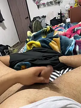 Snapshot of Theohernan chatting on April 4, 8:34 am Theohernan online show from April 4, 8:34 am