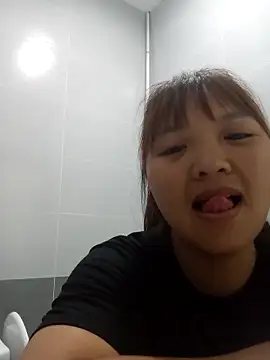 Emm-a- online show from April 9, 1:38 am