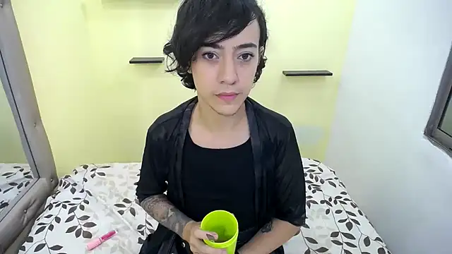 Snapshot of romina_white18 chatting on May 7, 6:52 am romina white18 online show from May 7, 6:52 am