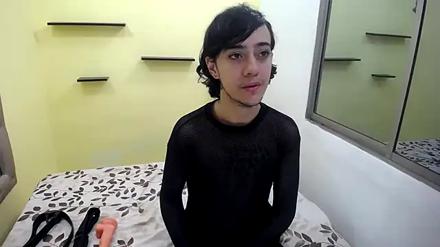 Snapshot of romina_white18 chatting on May 13, 6:44 am romina white18 online show from May 13, 6:44 am