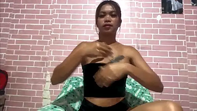 Snapshot of NatalyaDelille chatting on April 1, 11:11 am NatalyaDelille online show from April 1, 11:11 am