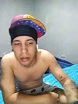 Snapshot of Hades_24 chatting on March 31, 4:13 am Hades 24 online show from March 31, 4:13 am